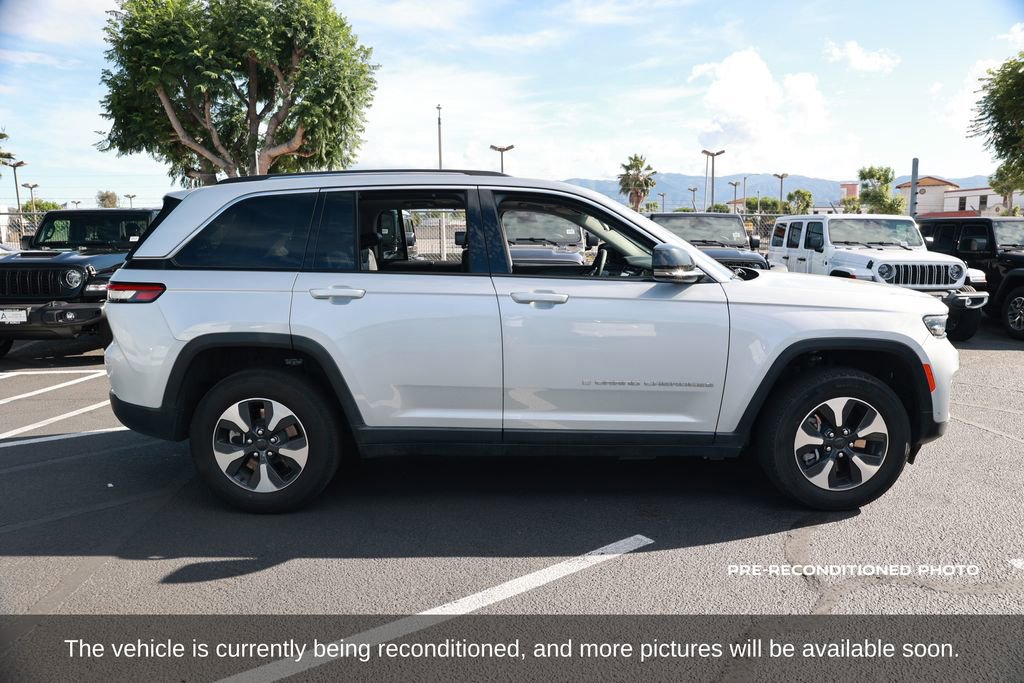 Used 2022 Jeep Grand Cherokee Limited 4xe w/ Luxury Tech Group II AWD/4WD image 7