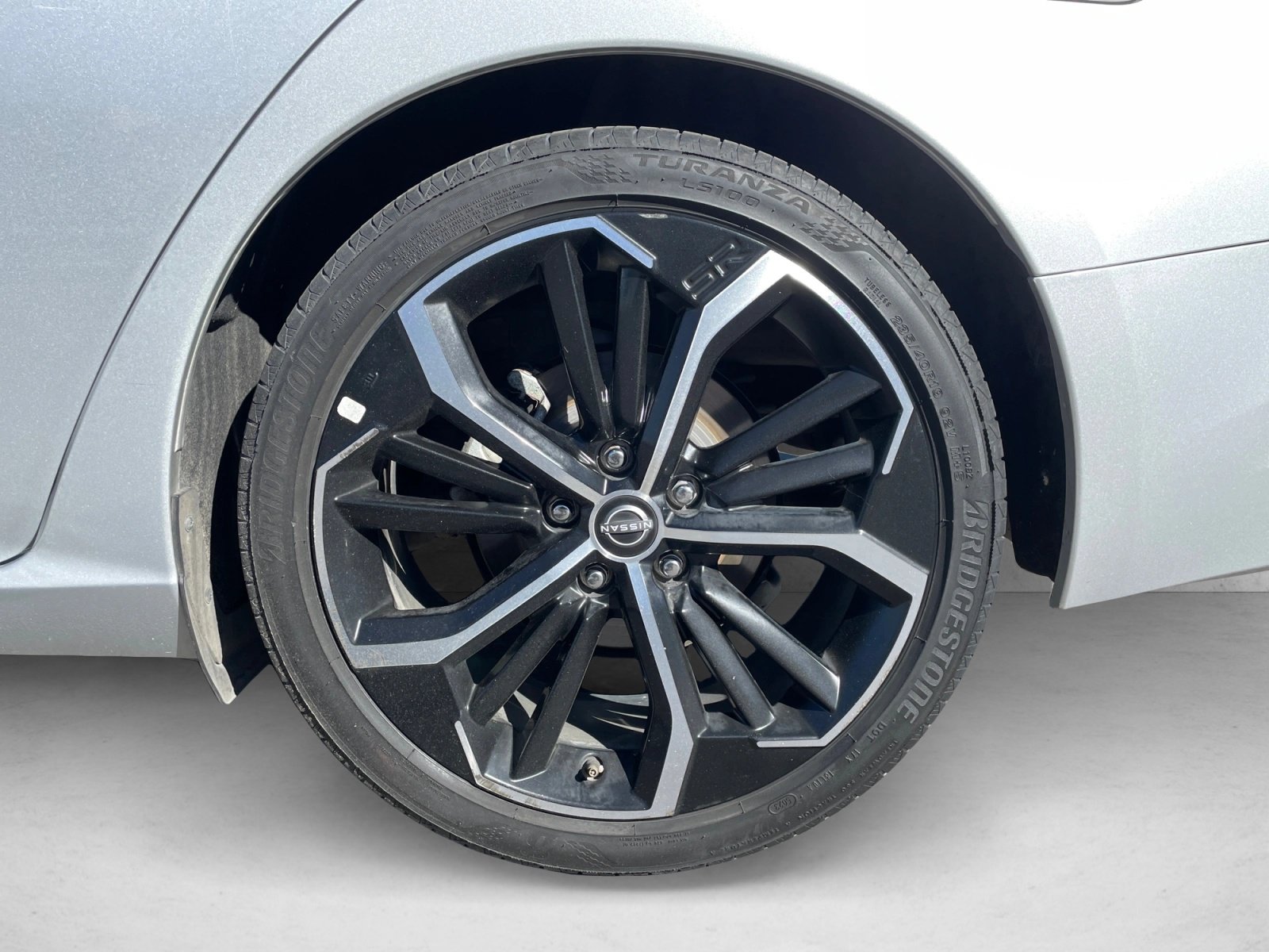 Used 2024 Nissan Altima 2.5 SR FWD image 9