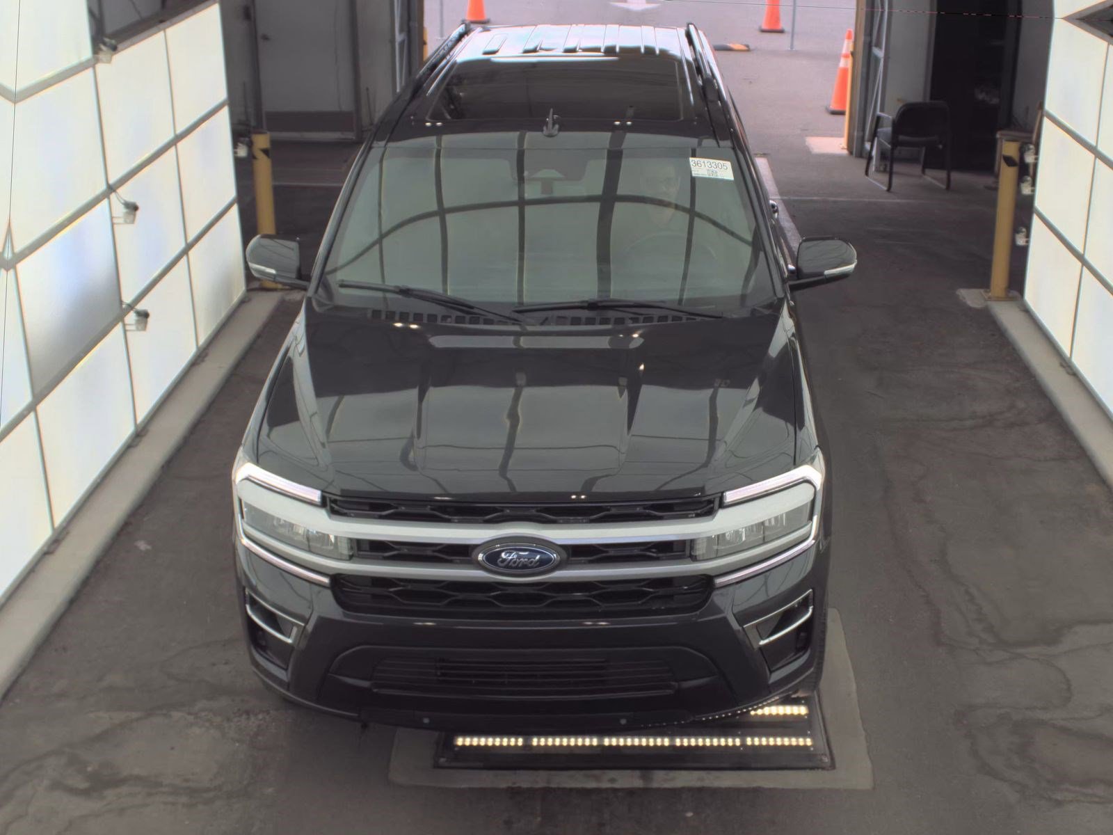 Used 2024 Ford Expedition Max Limited RWD image 2