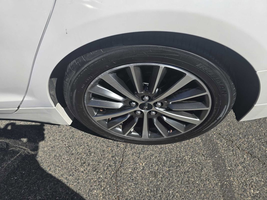 Used 2019 Lincoln MKZ Premiere image 40