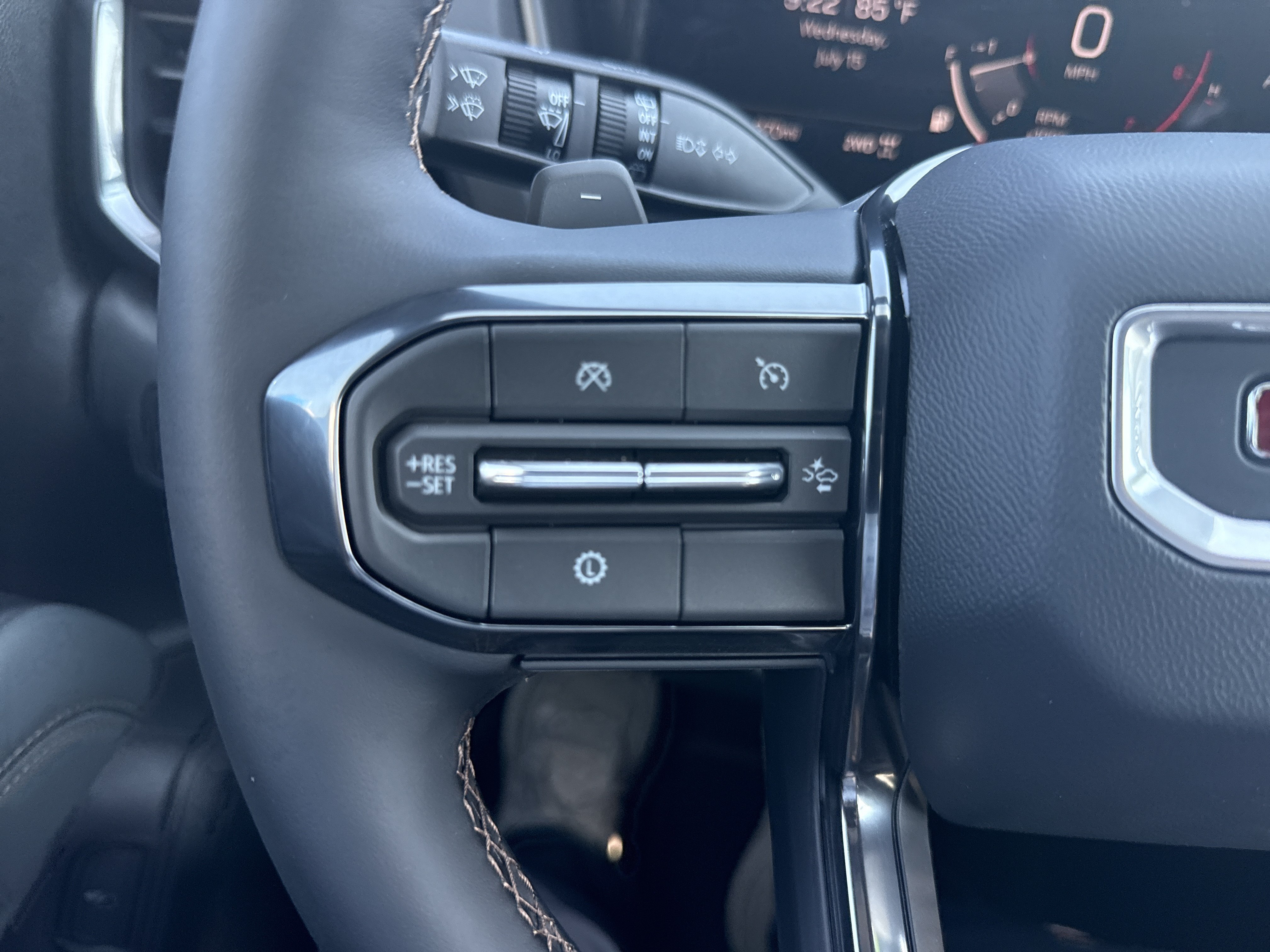 New 2027 GMC Terrain AT4 w/ Convenience Package III AWD/4WD image 18