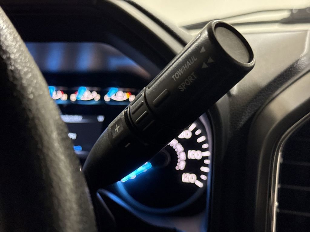 Used 2015 Ford F150 XLT w/ Equipment Group 302A Luxury AWD/4WD image 17