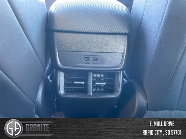 Used 2025 Chevrolet Equinox LT w/ Convenience Package II image 30