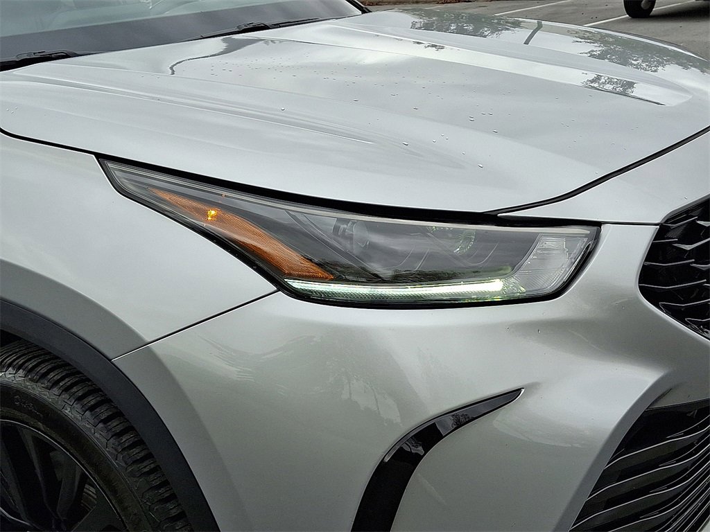 Used 2023 Toyota Highlander XSE image 11