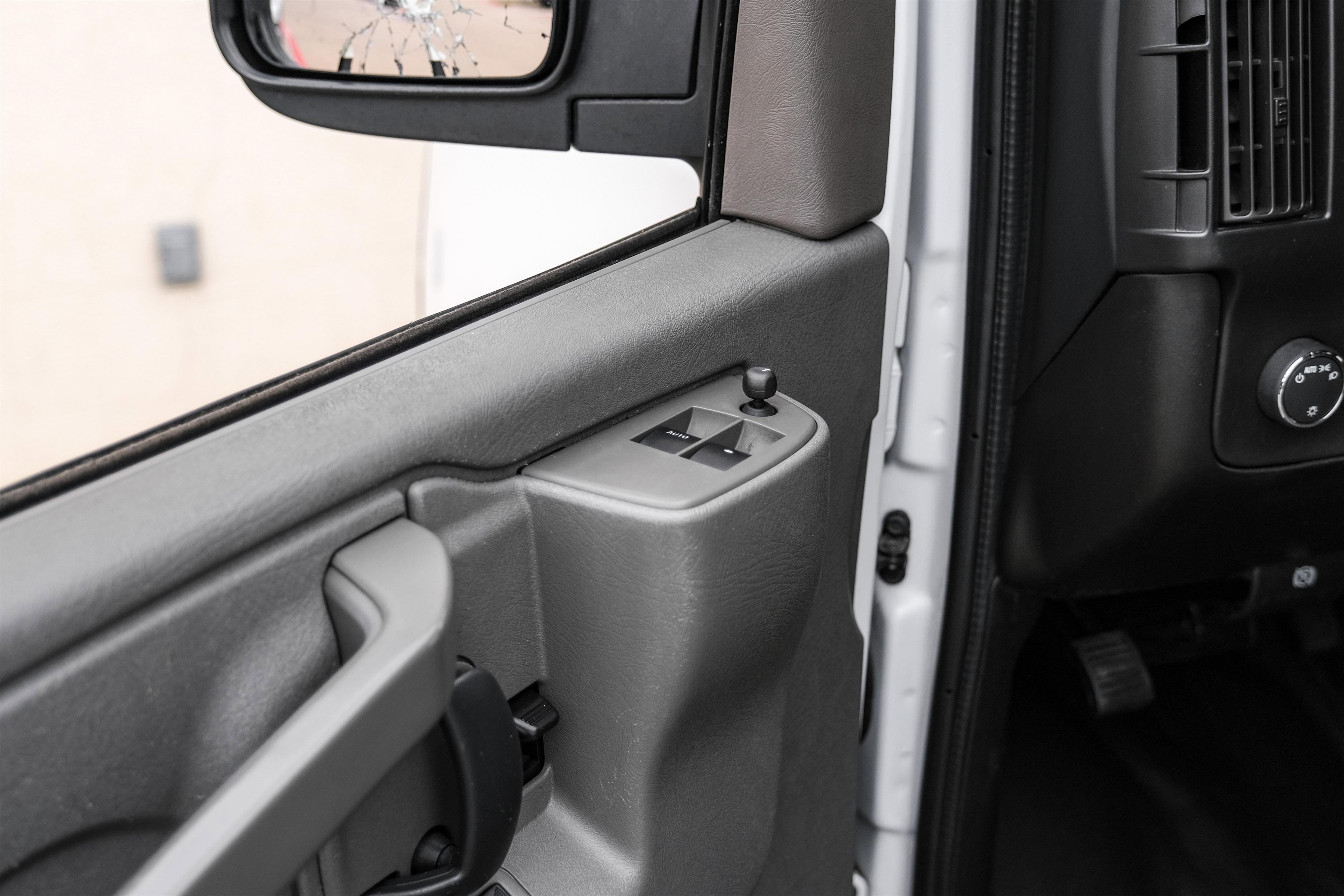 Used 2021 Chevrolet Express 2500 w/ Driver Convenience Package image 28