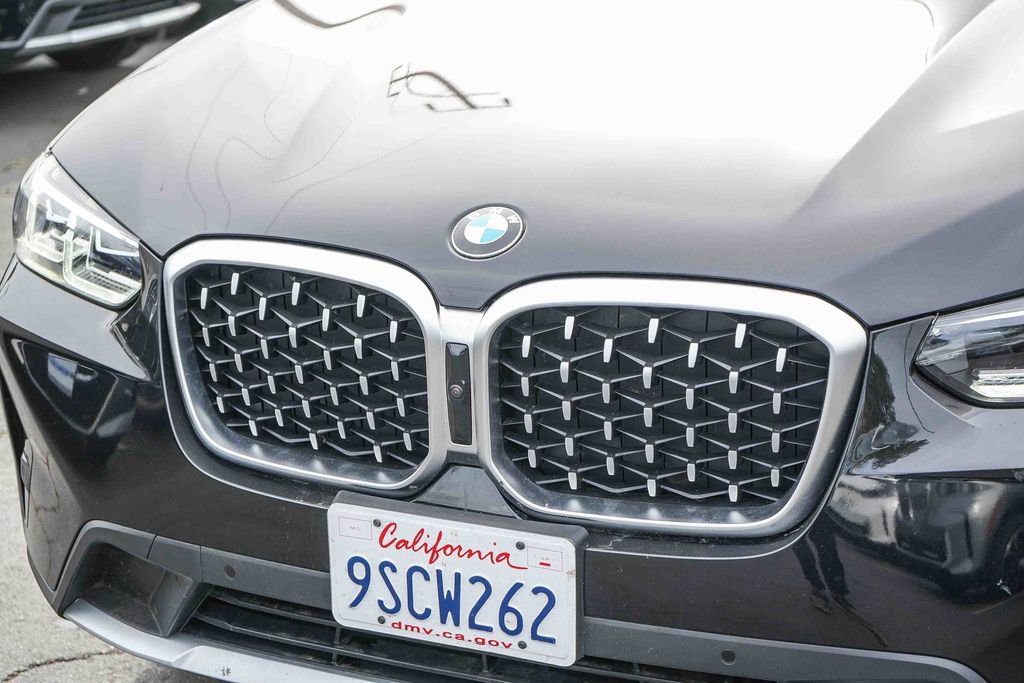 Used 2025 BMW X4 xDrive30i image 12