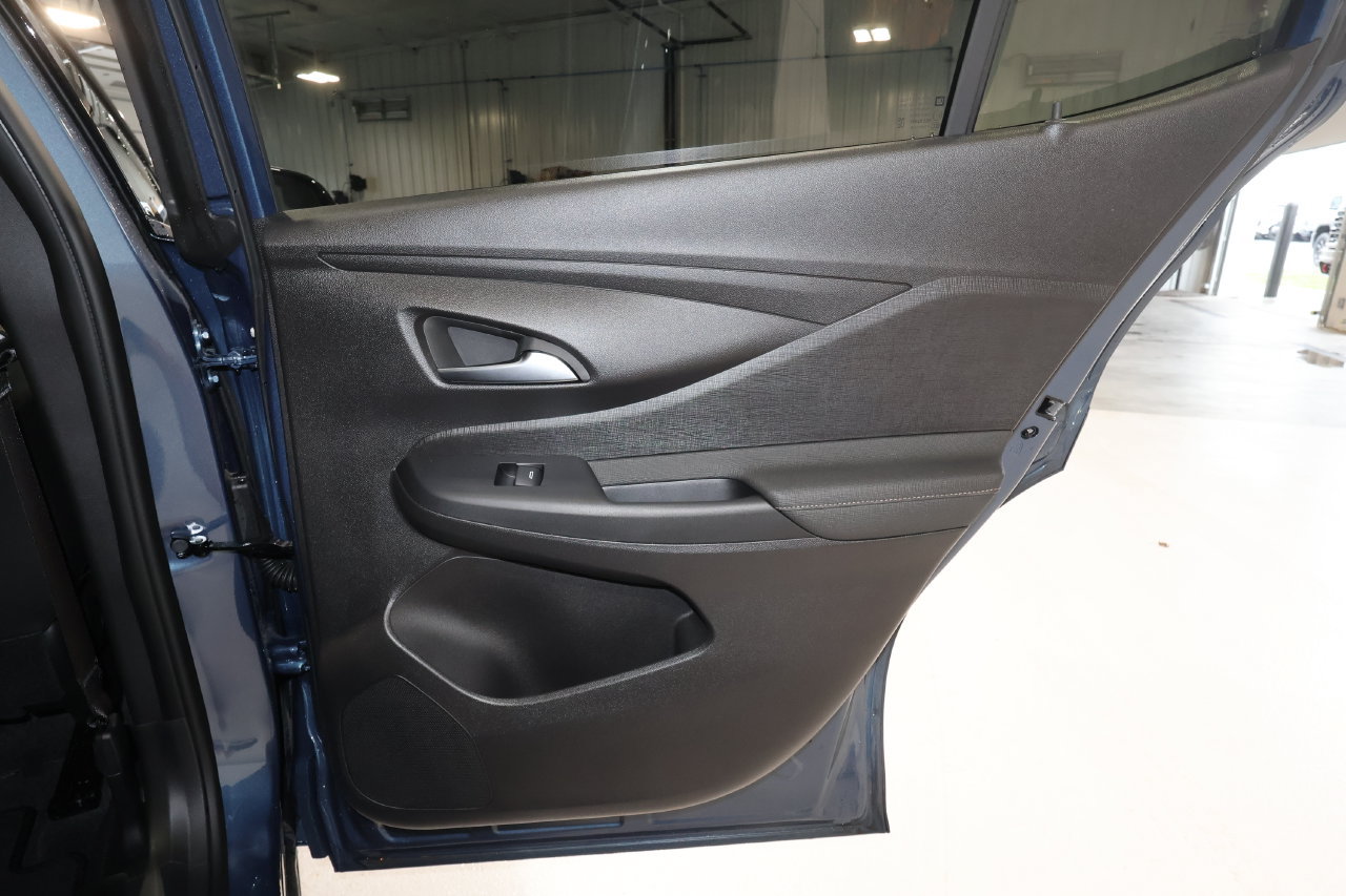 Used 2026 Buick Envista Avenir FWD image 19