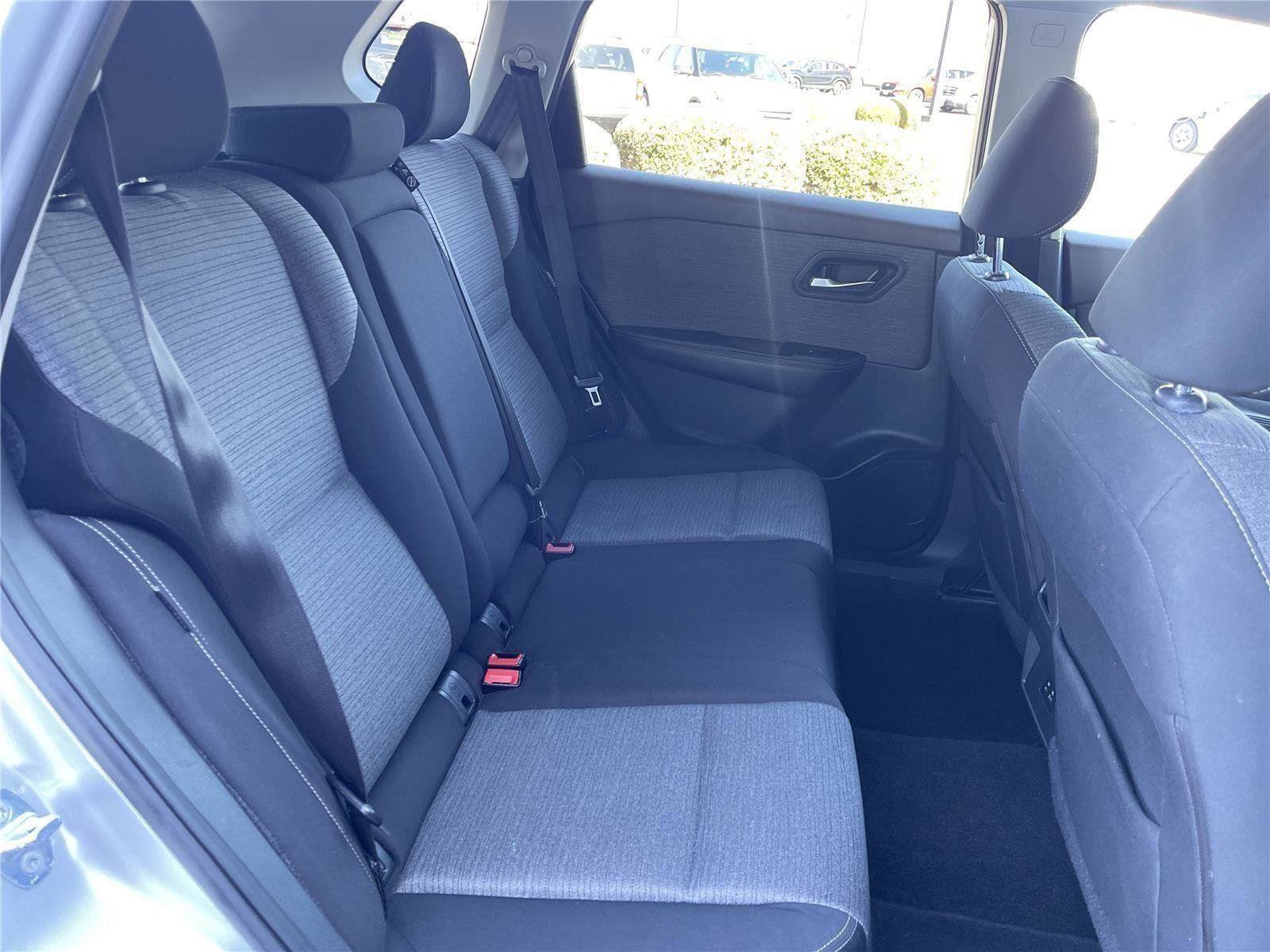 Used 2021 Nissan Rogue SV image 33