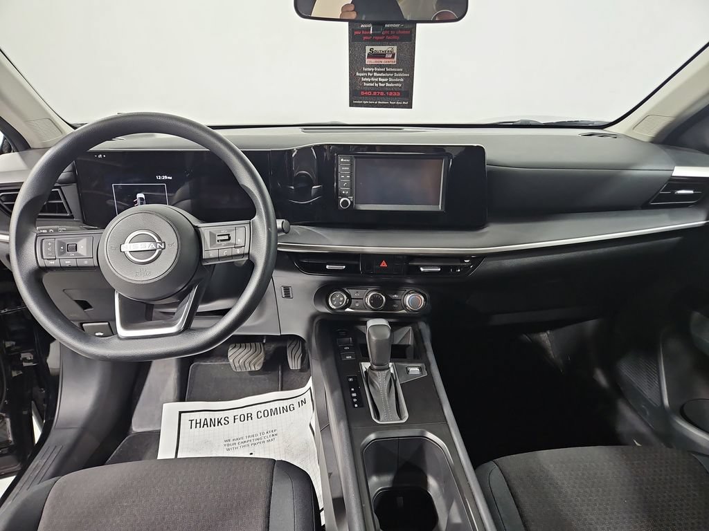 Used 2025 Nissan Kicks S AWD/4WD image 13