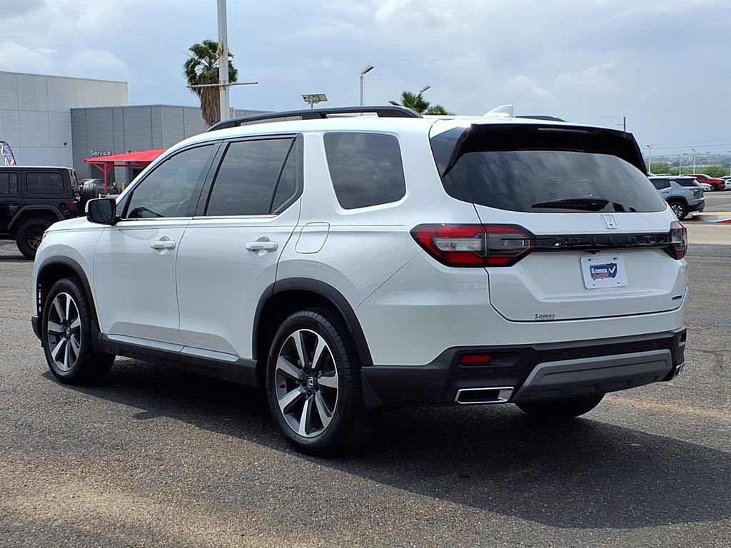 Used 2025 Honda Pilot Touring image 5