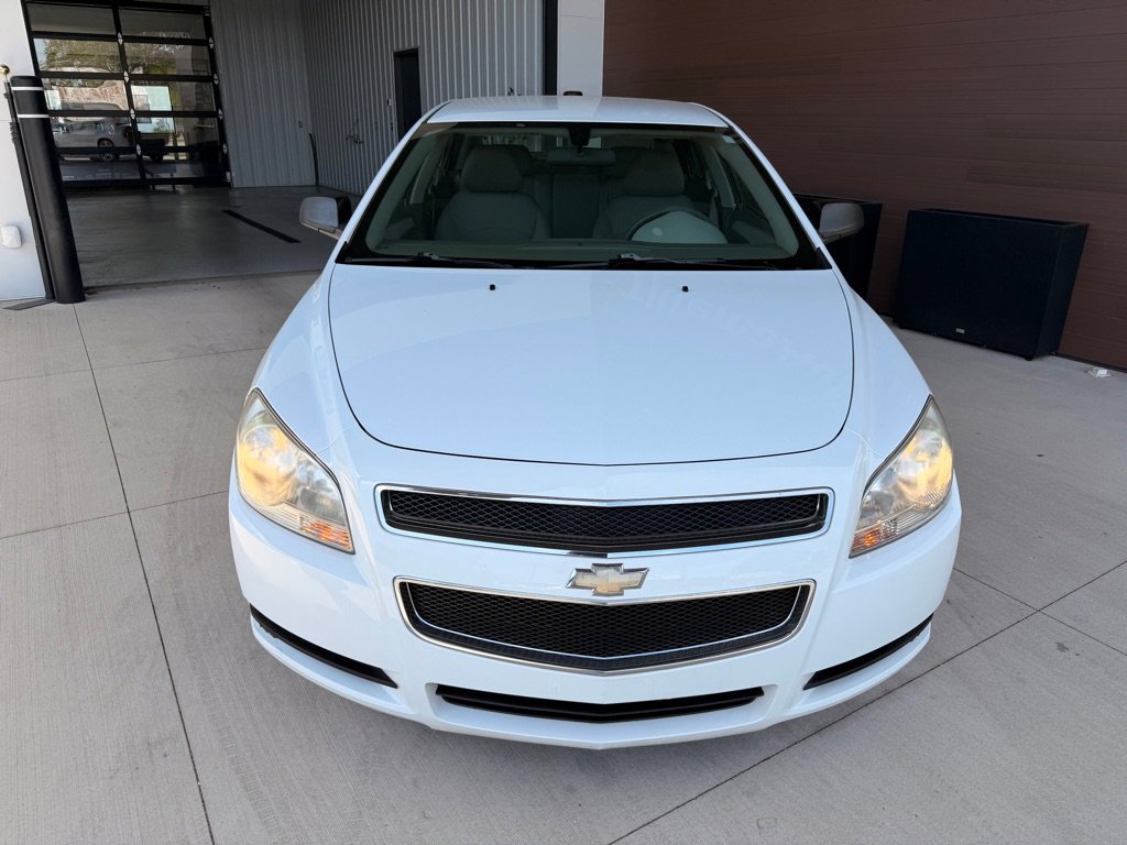 Used 2010 Chevrolet Malibu LS FWD image 2