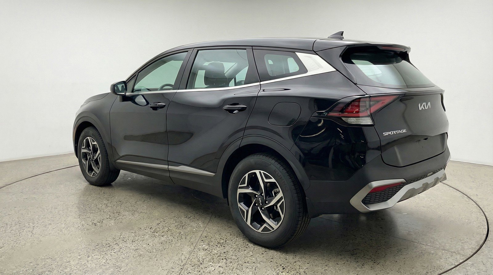 Used 2025 Kia Sportage LX image 6