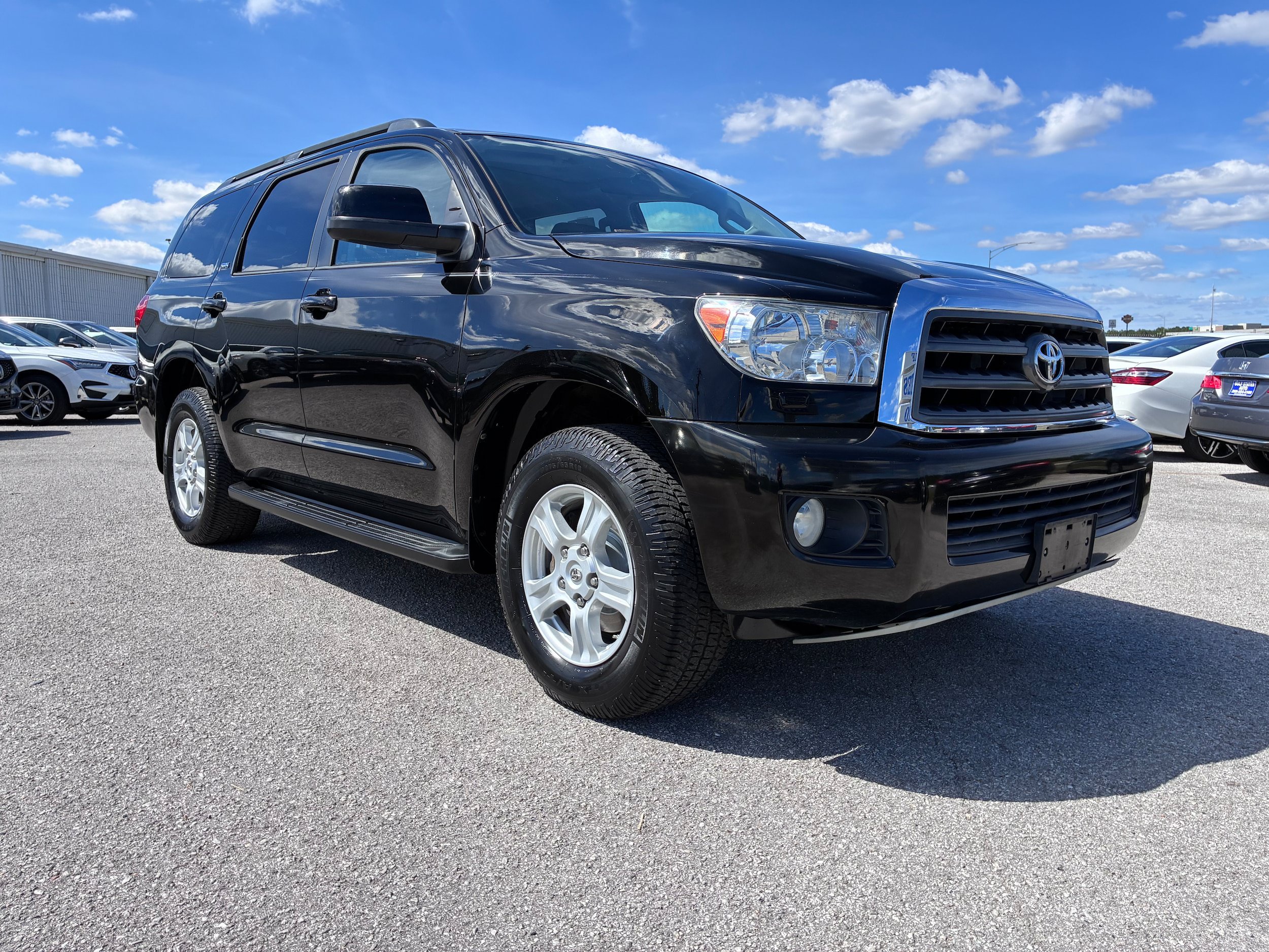 Used 2015 Toyota Sequoia SR5 AWD/4WD image 2
