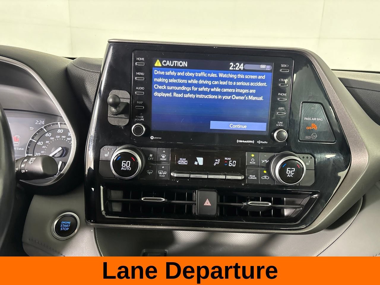 Used 2021 Toyota Highlander XLE AWD/4WD image 18