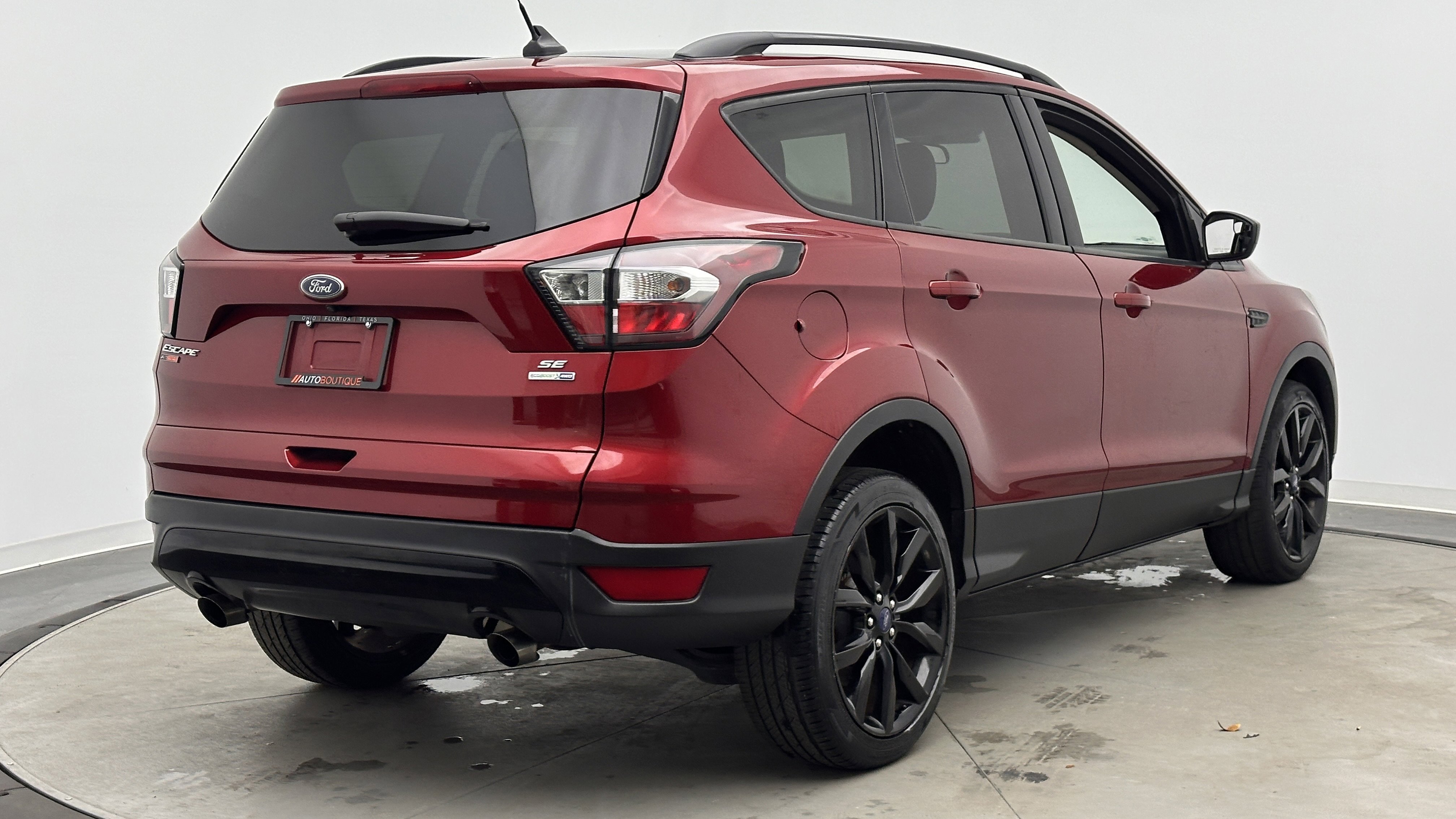 Used 2018 Ford Escape SE w/ SE Sport Appearance Package AWD/4WD image 7