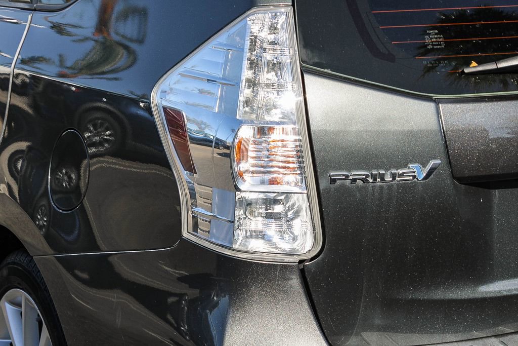 Used 2012 Toyota Prius V Five image 7
