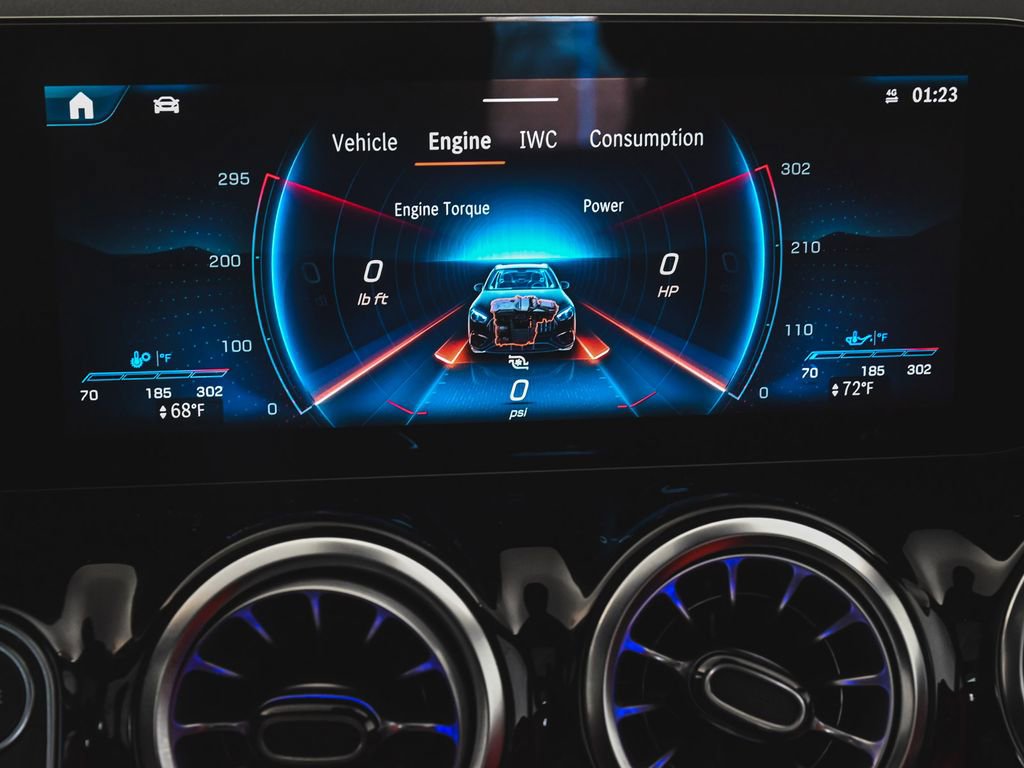 Used 2024 Mercedes-Benz GLA 35 AMG 4MATIC image 26