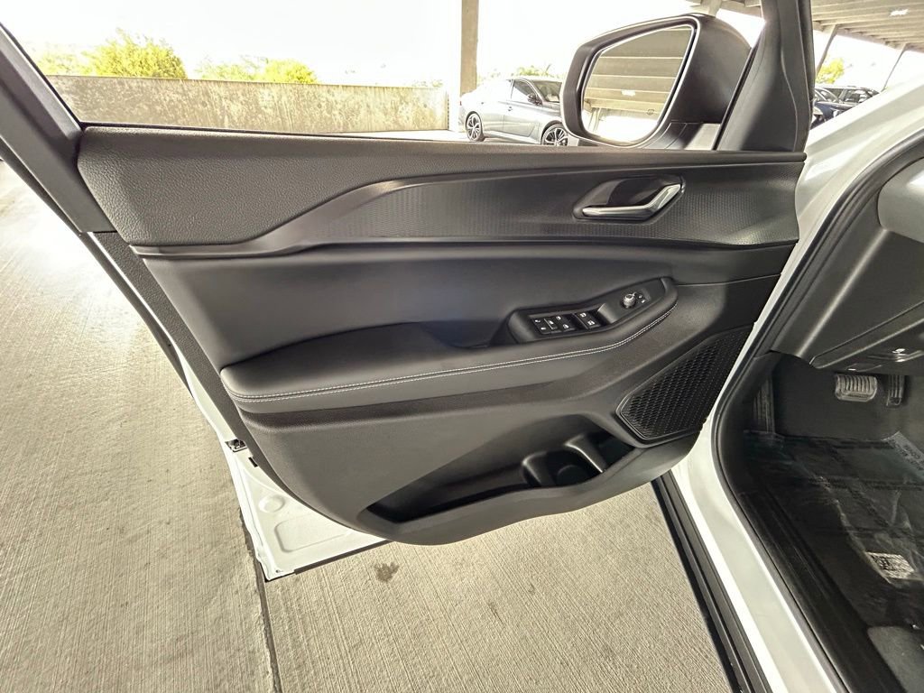 Used 2025 Jeep Grand Cherokee Laredo image 50