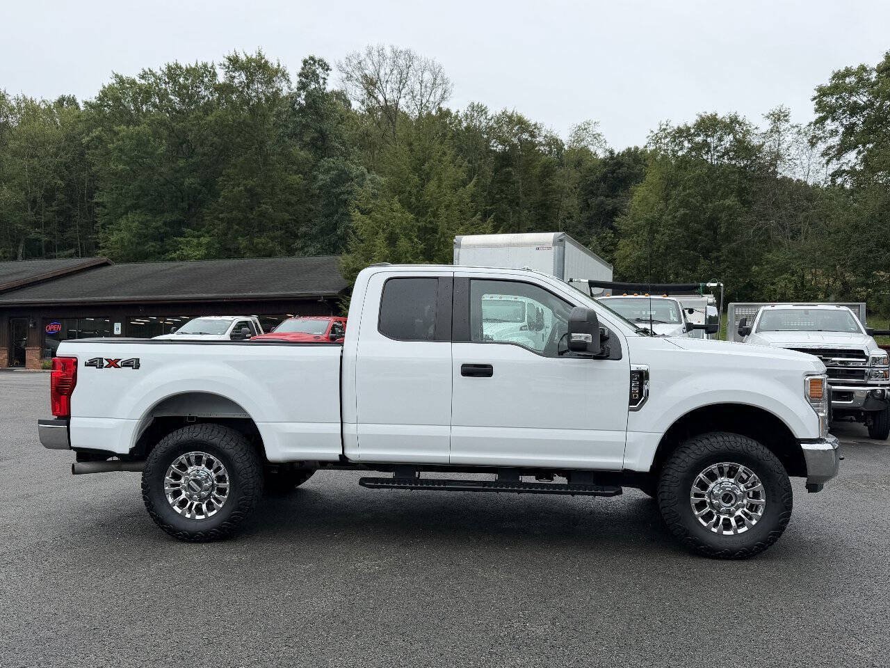 Used 2022 Ford F250 XL w/ Power Equipment Group AWD/4WD image 2