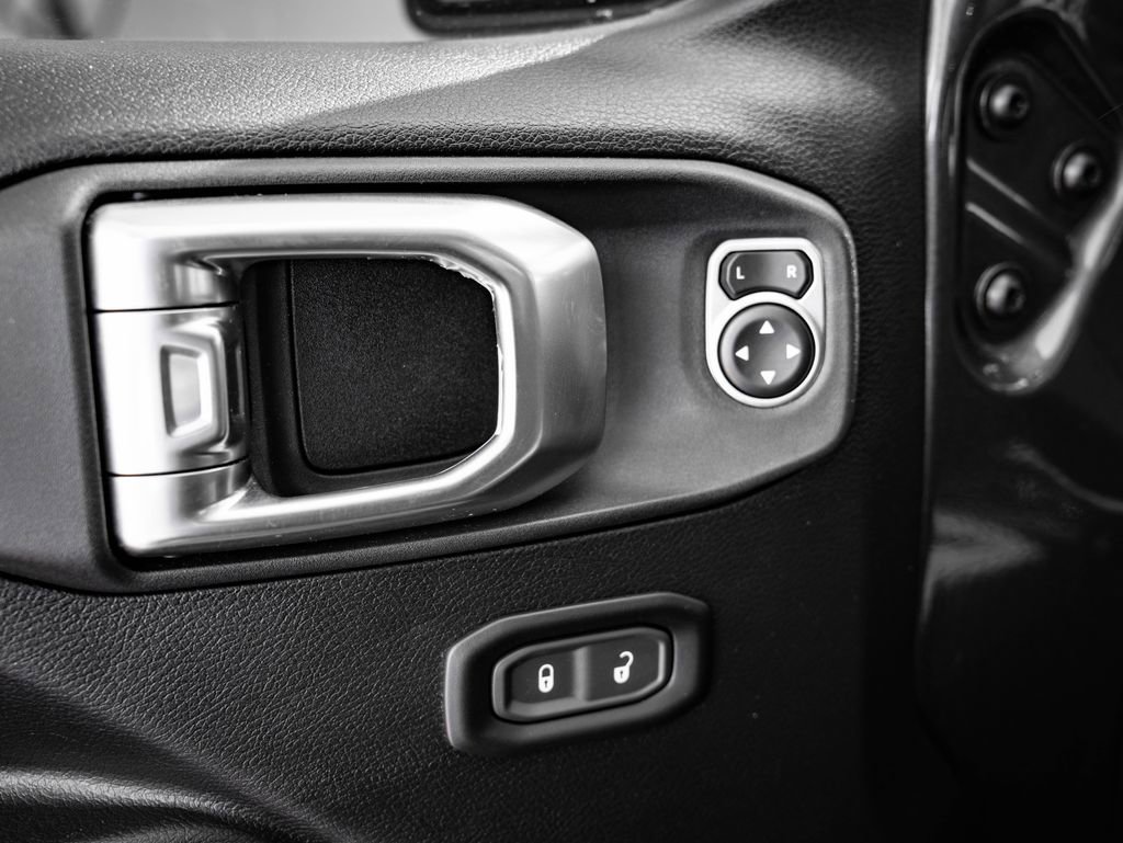 Used 2023 Jeep Gladiator Sport image 22