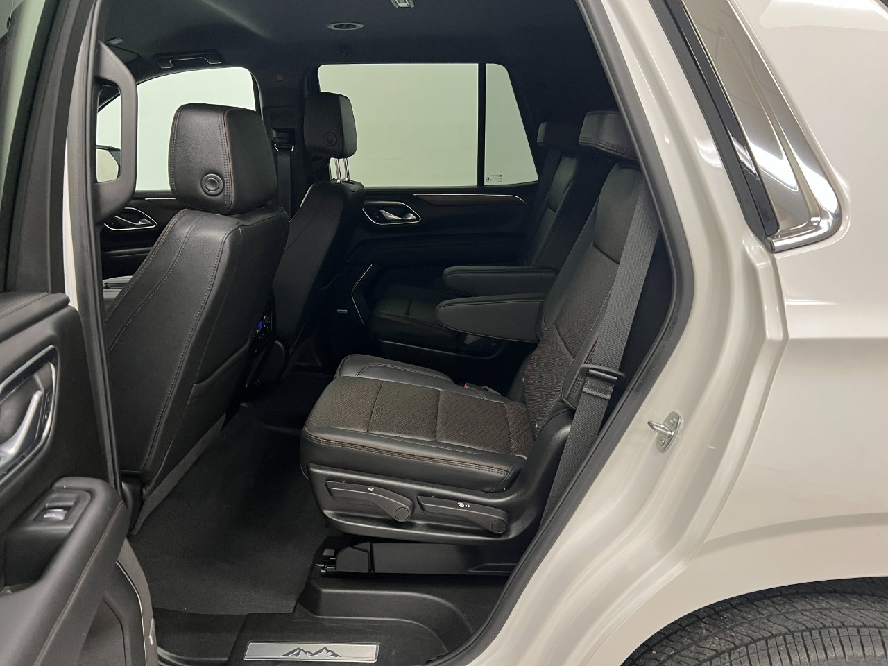 Used 2024 Chevrolet Tahoe High Country image 23