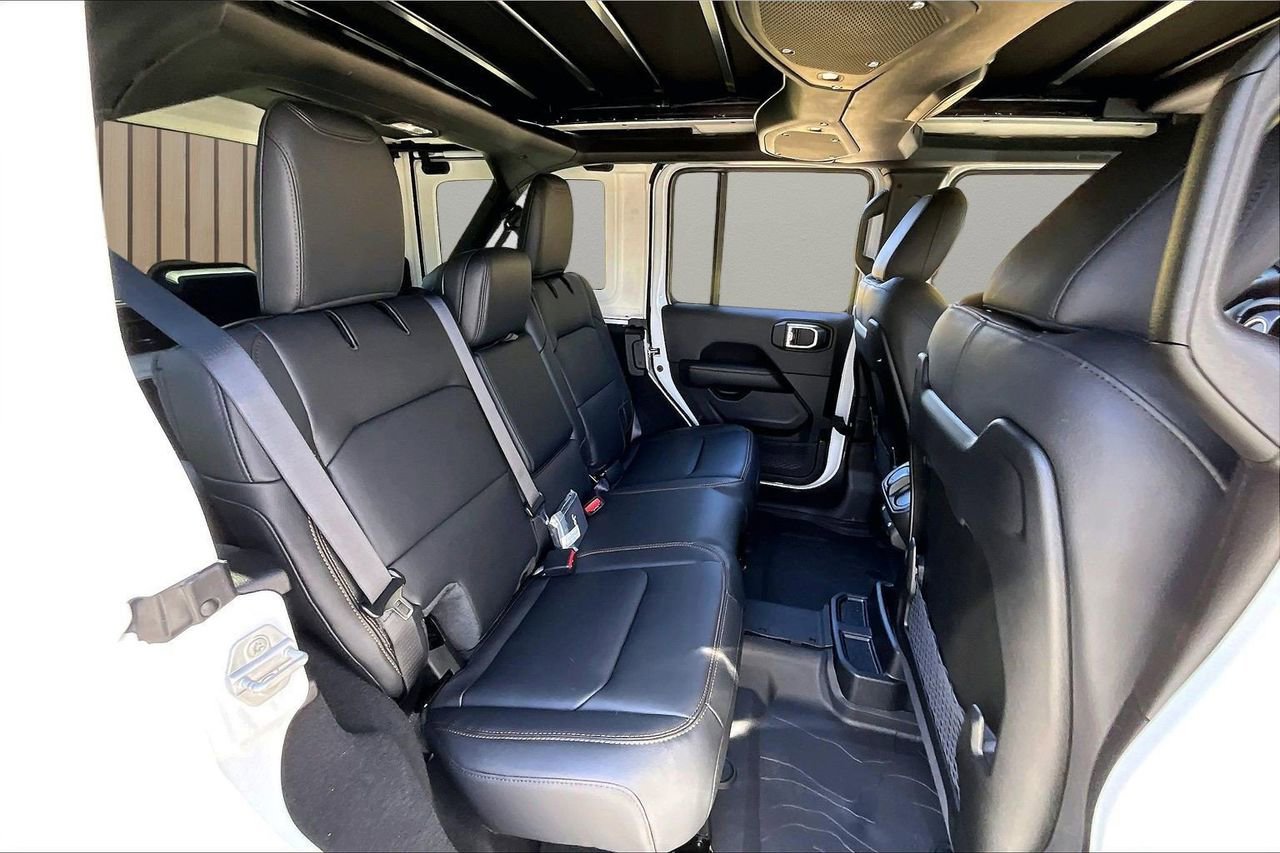 New 2026 Jeep Wrangler Sahara AWD/4WD image 22