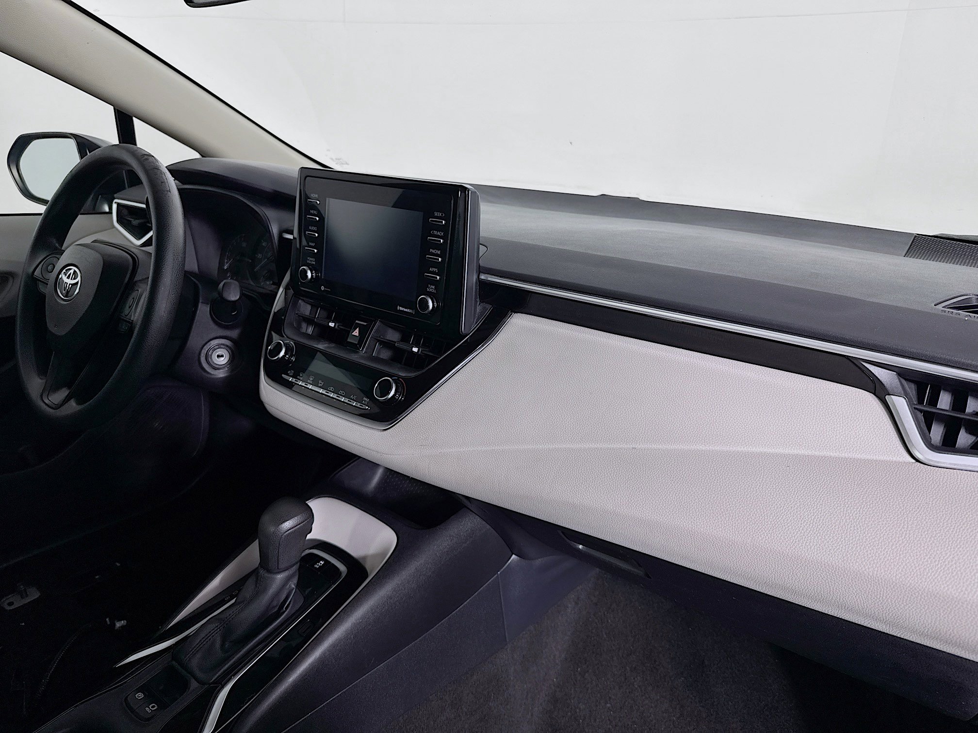 Used 2021 Toyota Corolla L FWD image 24