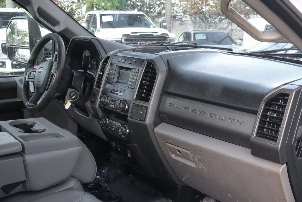Used 2019 Ford F550 2WD Regular Cab Super Duty image 35