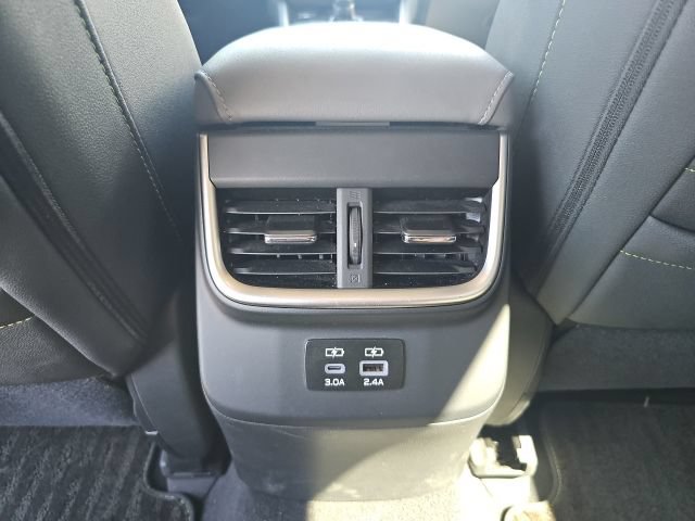 Used 2025 Subaru Outback Onyx Edition AWD/4WD image 12