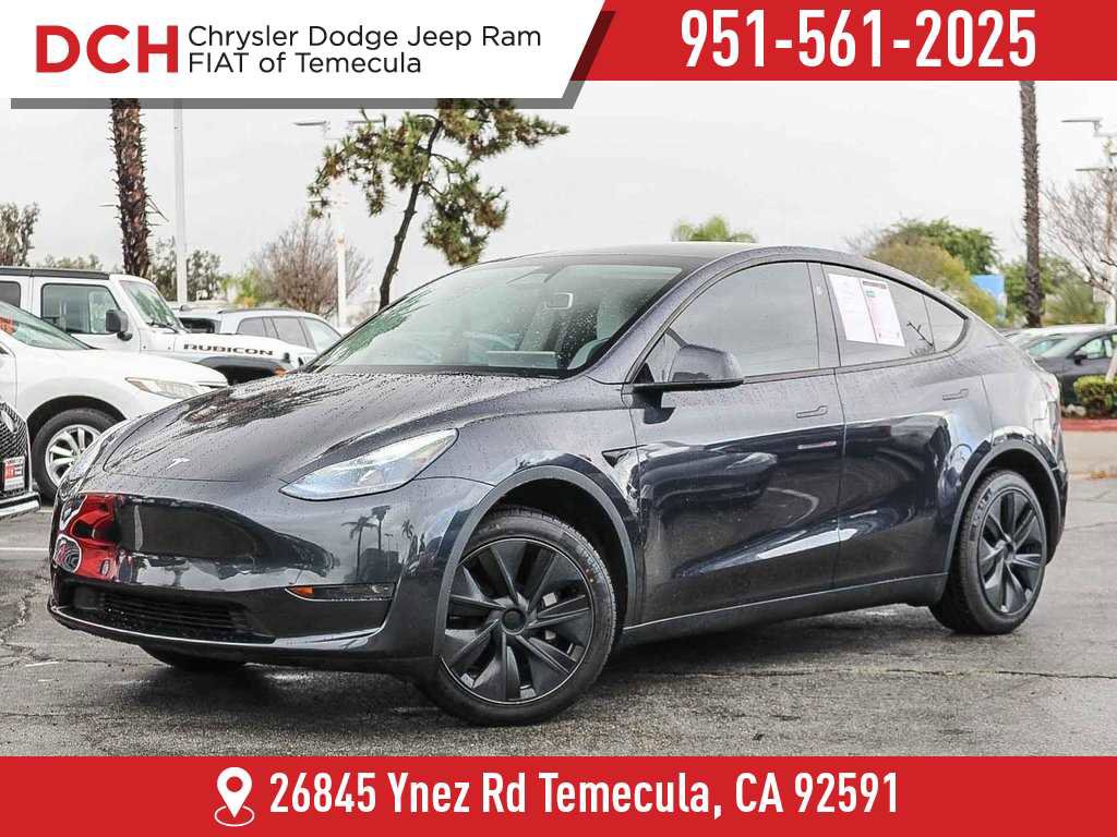 Used 2024 Tesla Model Y 2WD image 1