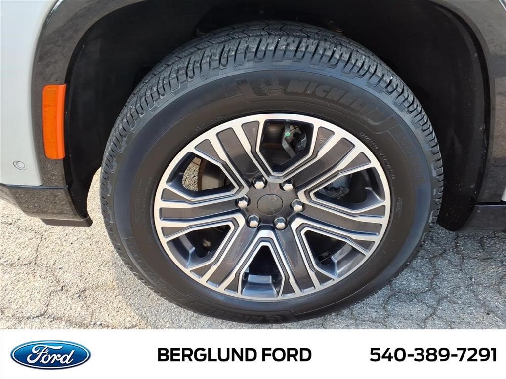 Used 2023 Jeep Wagoneer 4WD w/ Premium Group I image 11