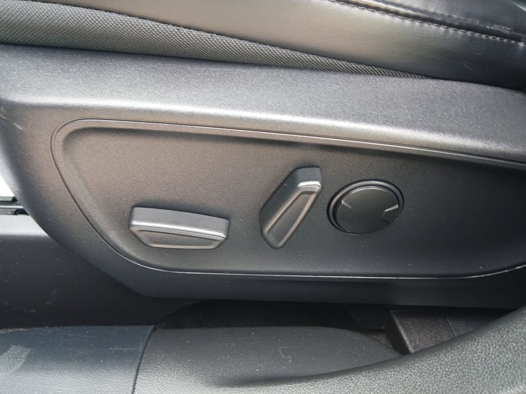 Used 2025 Ford Escape ST-Line AWD/4WD image 31
