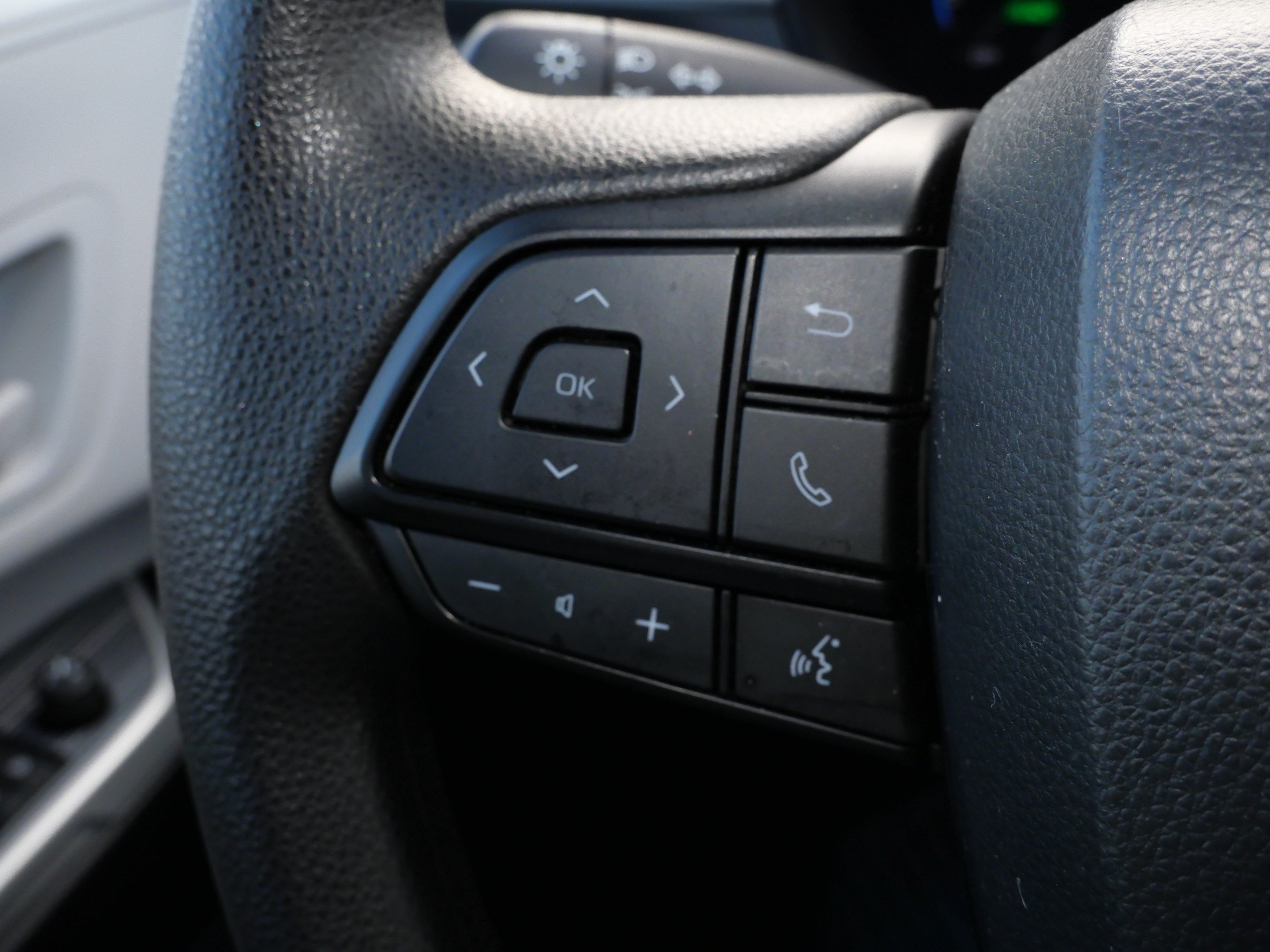 Certified 2025 Toyota Sienna LE AWD/4WD image 27