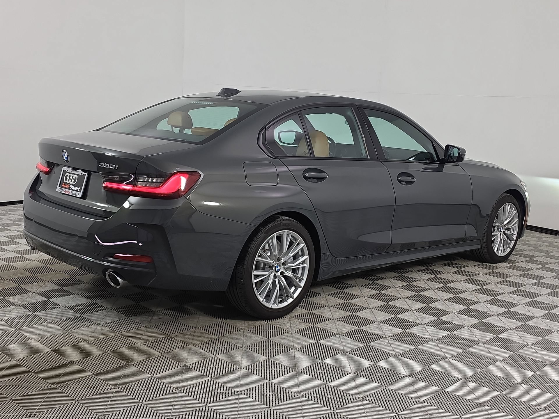 Used 2023 BMW 330i Sedan w/ Driving Assistance Package RWD image 7