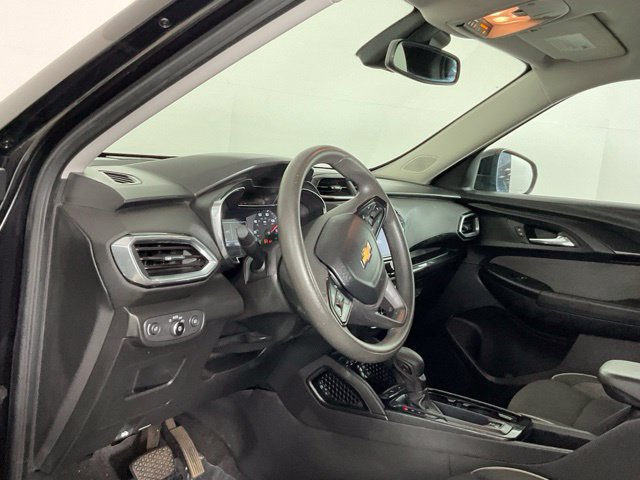 Used 2023 Chevrolet TrailBlazer LT w/ Convenience Package FWD image 11
