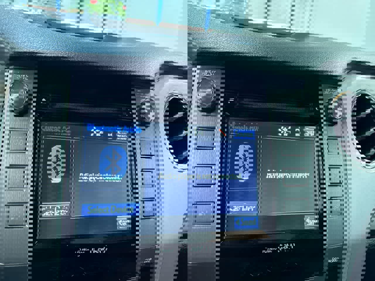 Used 2015 Toyota Tundra SR5 w/ SR5 Upgrade Package image 23