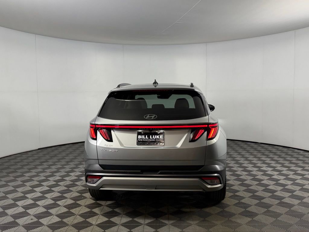 Used 2025 Hyundai Tucson Limited FWD image 11