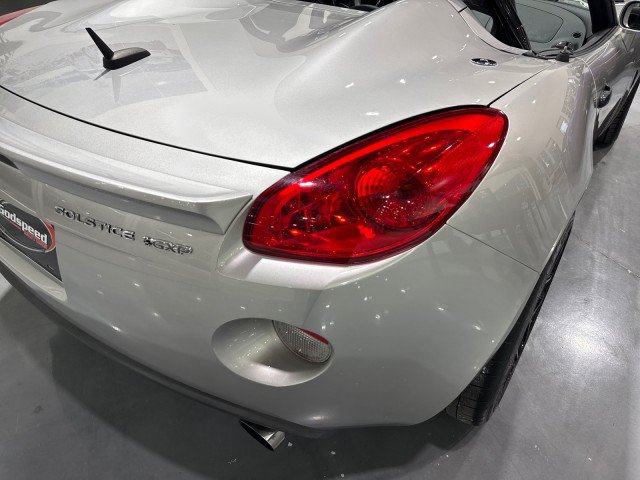 Used 2009 Pontiac Solstice GXP w/ Premium Package RWD image 46