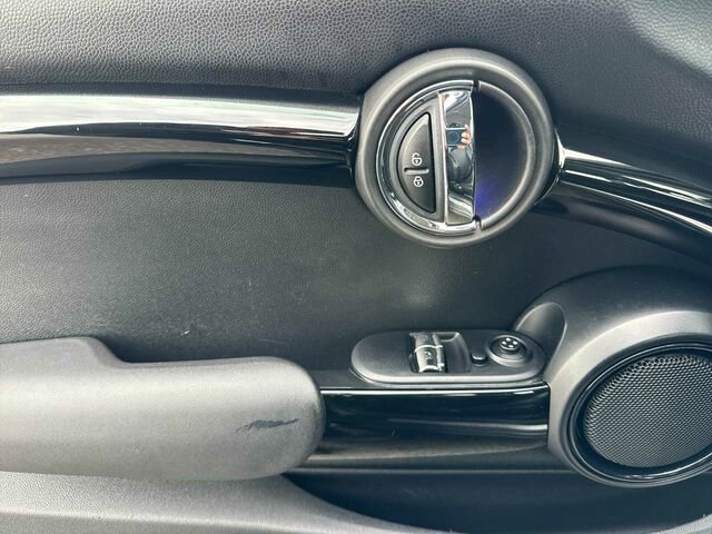 Used 2019 MINI Cooper S image 11