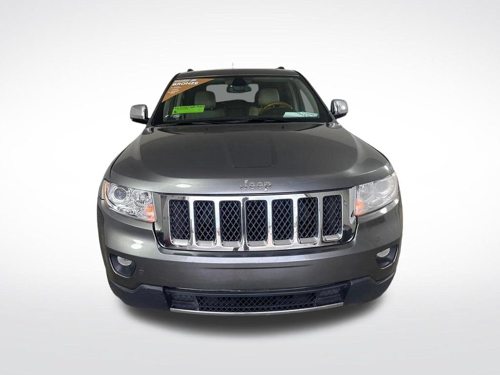 Used 2013 Jeep Grand Cherokee Overland w/ Trailer Tow Group IV RWD image 17