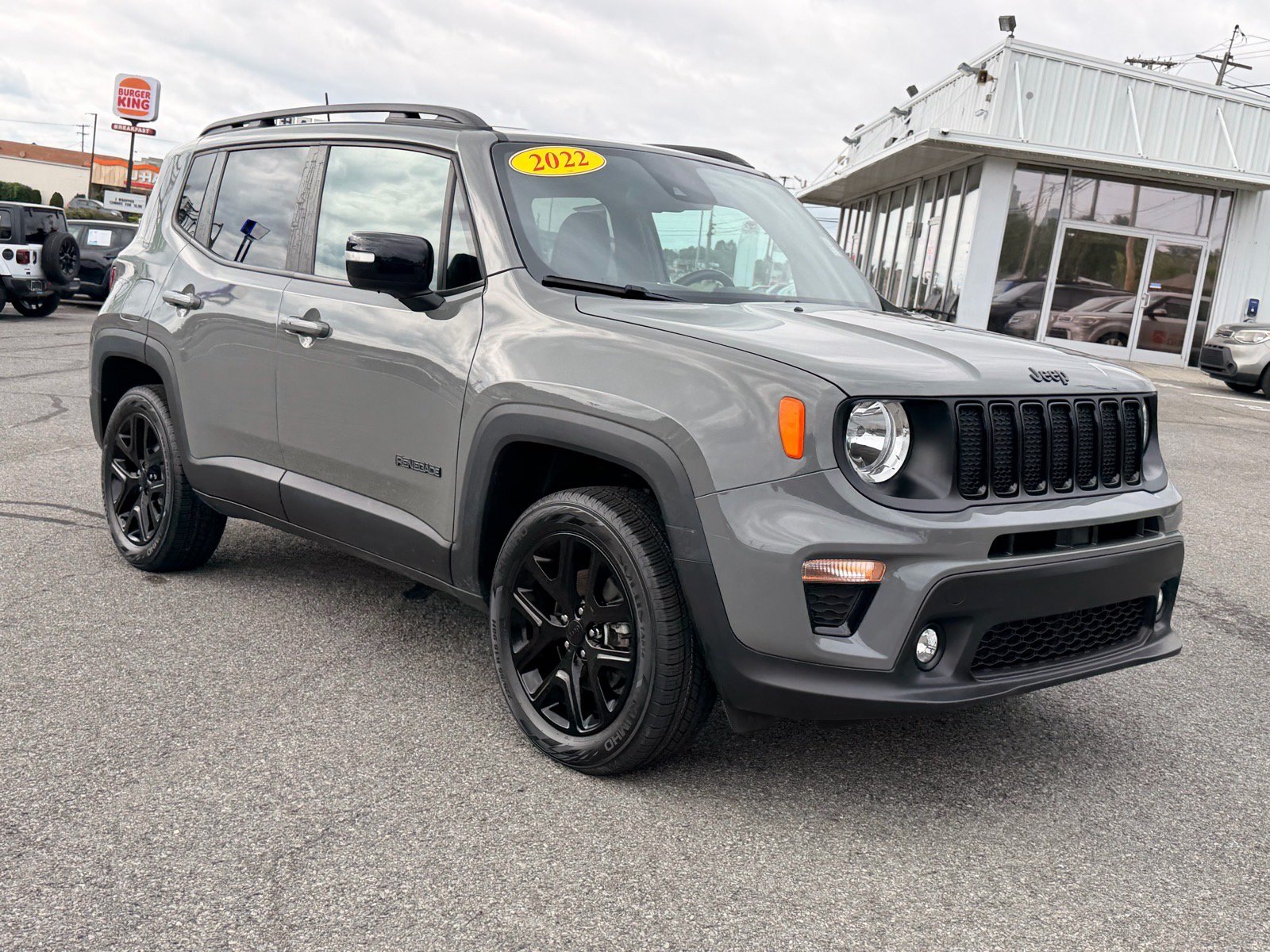Used 2022 Jeep Renegade Altitude w/ Convenience Group AWD/4WD image 8