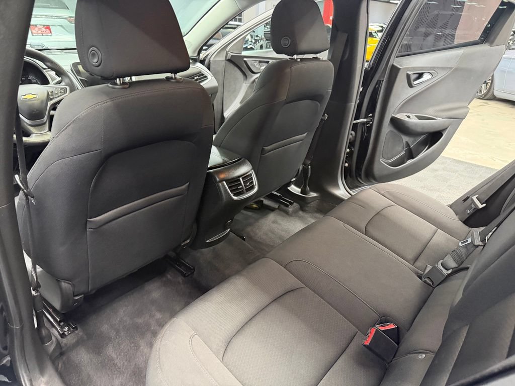 Used 2022 Chevrolet Malibu LT FWD image 40