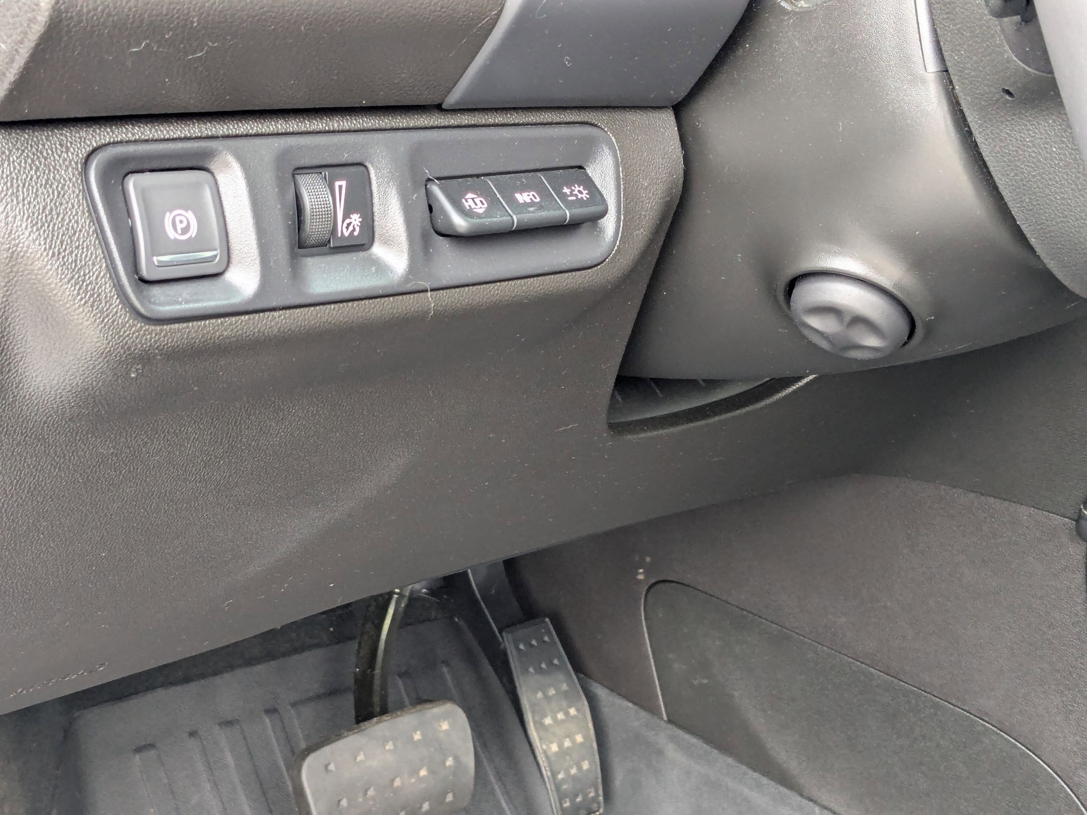 Used 2022 GMC Acadia Denali w/ Denali Technology Package image 18