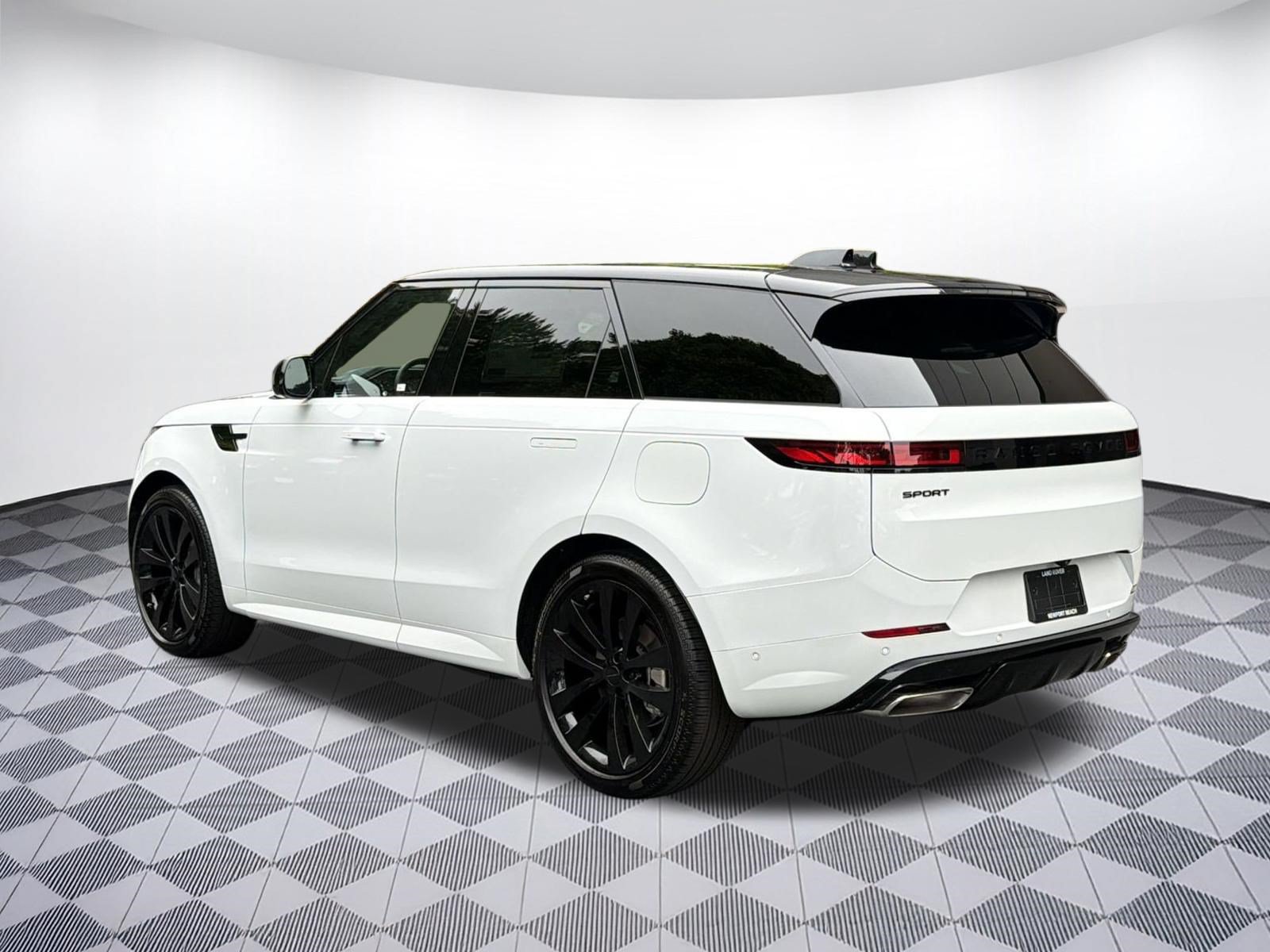 New 2026 Land Rover Range Rover Sport Dynamic SE AWD/4WD image 3