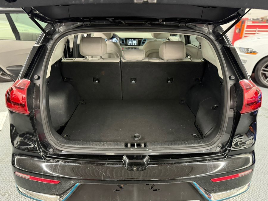 Used 2019 Kia Niro LX image 27