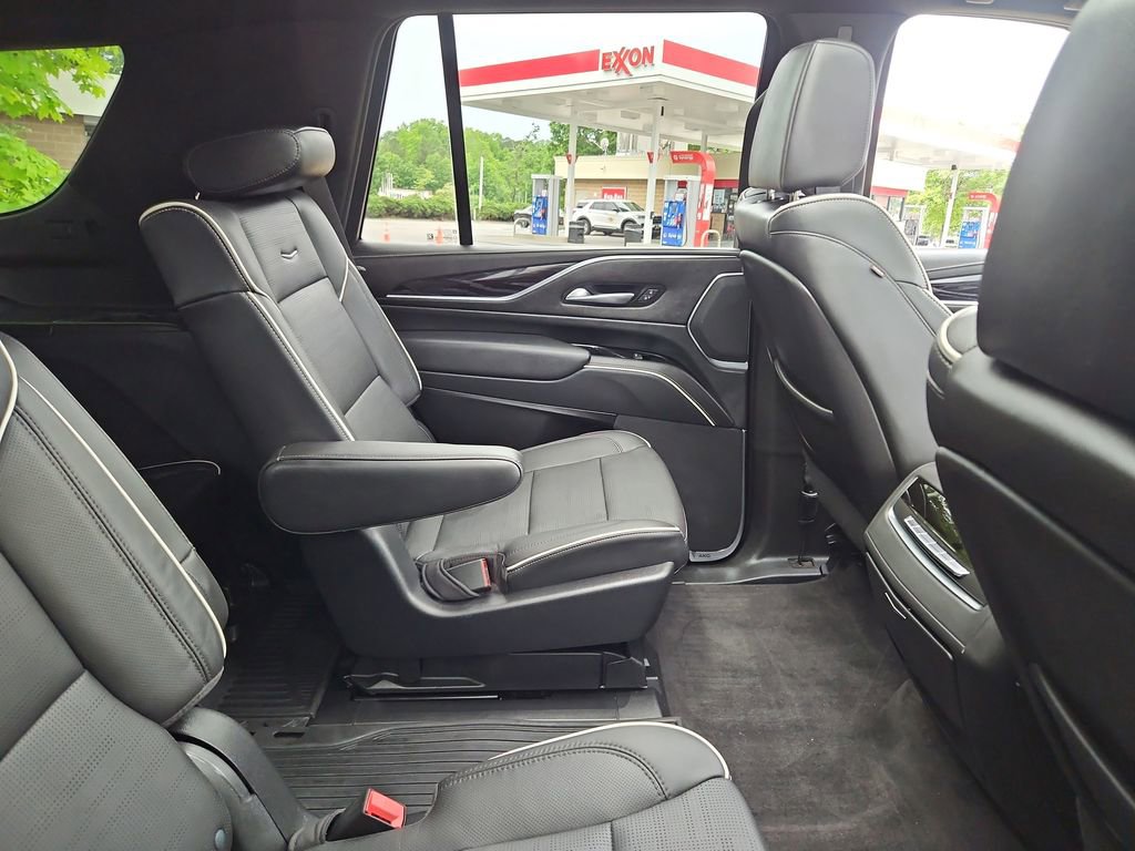 Used 2022 Cadillac Escalade Sport AWD/4WD image 9