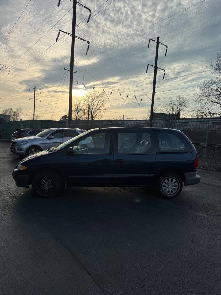 Used 2000 Plymouth Voyager FWD image 3