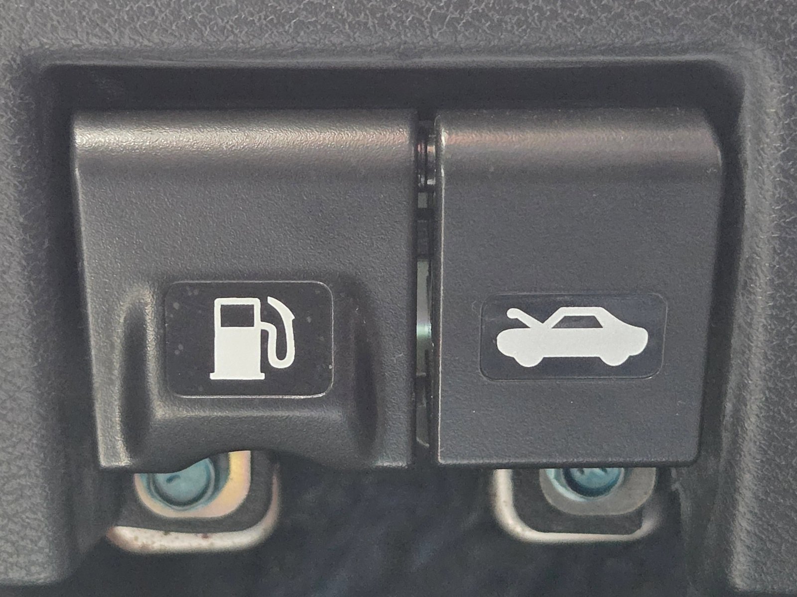 Used 2020 Nissan Kicks SR FWD image 15