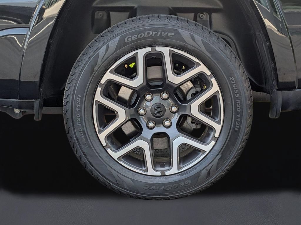 Used 2025 RAM 1500 Laramie AWD/4WD image 12