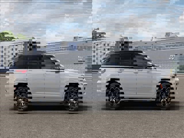 New 2026 Jeep Grand Cherokee Summit w/ Adv Protech Group IV image 12